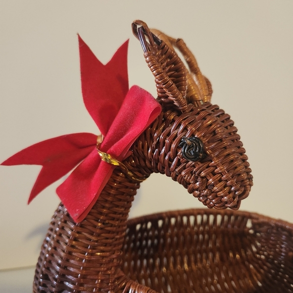 Vintage Rattan Wicker Reindeer Shape Deer Christmas Trinket Basket 90s 1990s - Picture 2 of 10